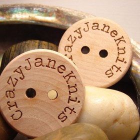 Celebrate Prints: Personalized Photo Buttons 